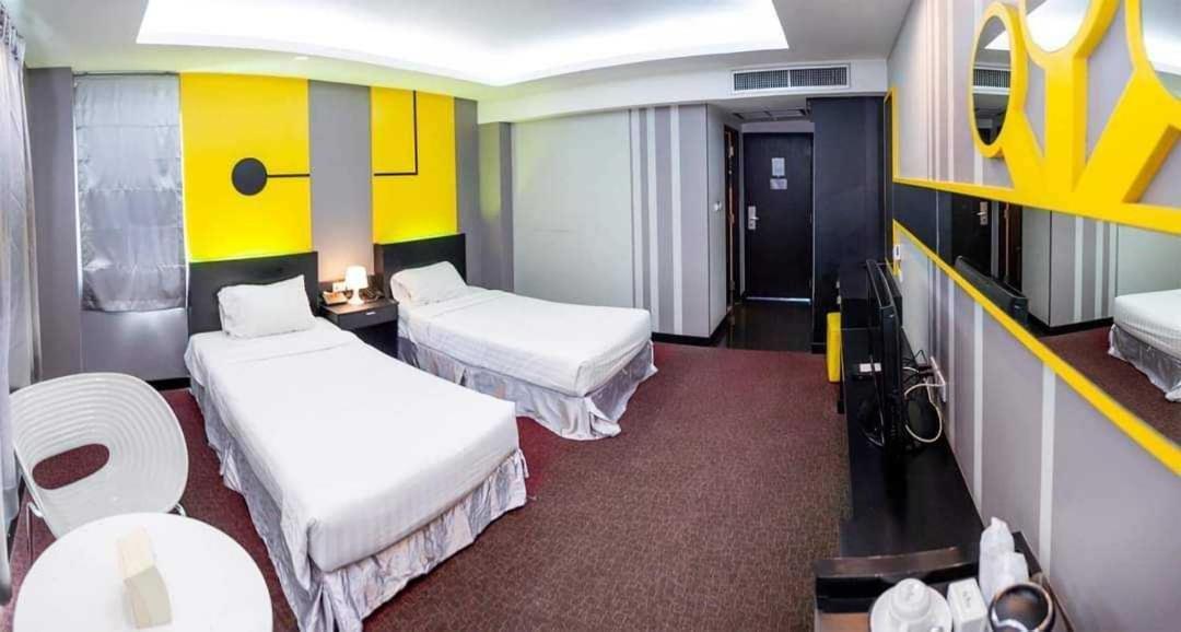 Capital O 75514 Vasidtee City Hotel Suphan Buri Exterior photo
