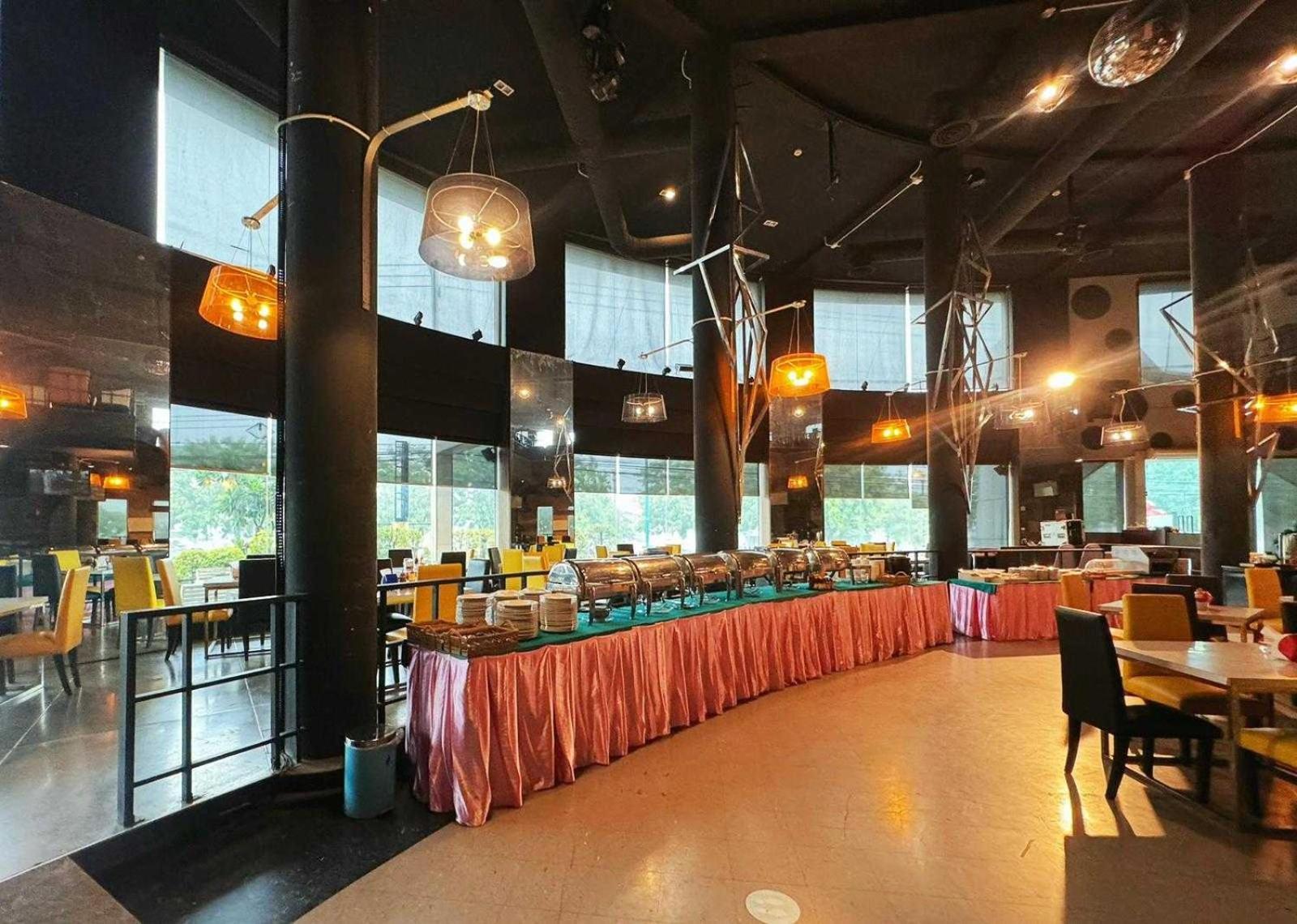 Capital O 75514 Vasidtee City Hotel Suphan Buri Exterior photo