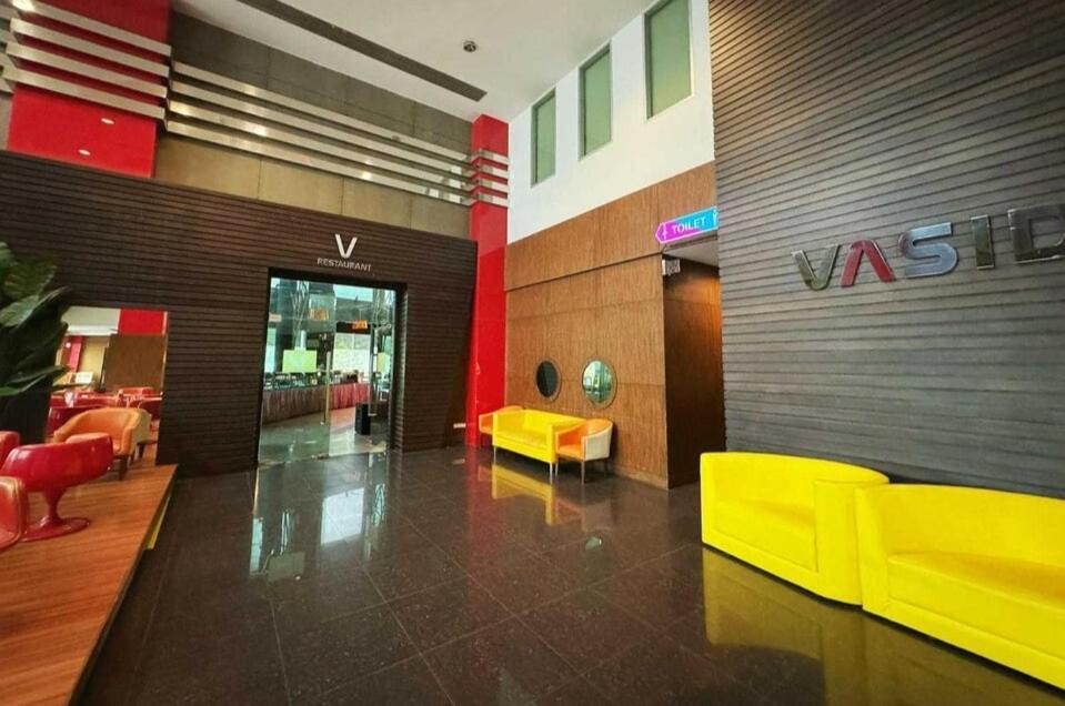 Capital O 75514 Vasidtee City Hotel Suphan Buri Exterior photo