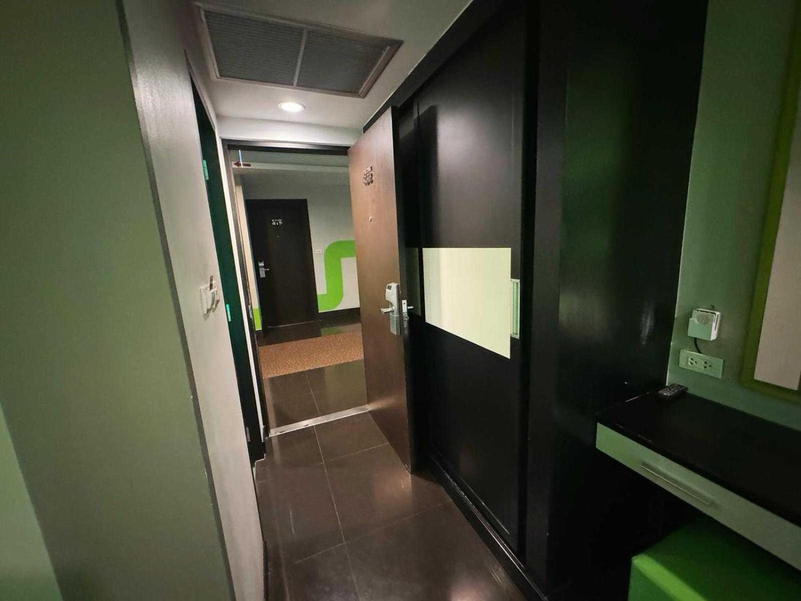 Capital O 75514 Vasidtee City Hotel Suphan Buri Exterior photo
