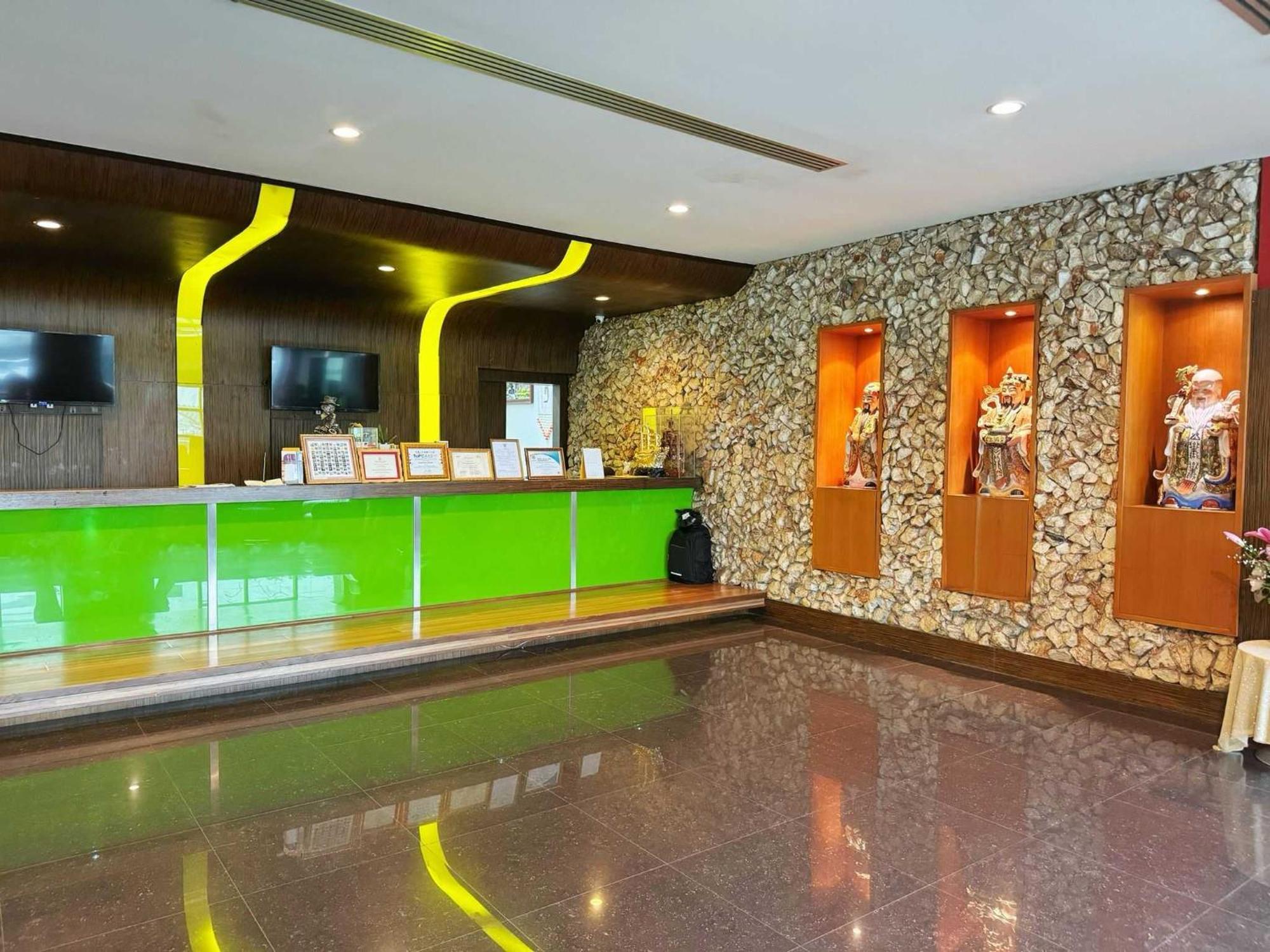 Capital O 75514 Vasidtee City Hotel Suphan Buri Exterior photo