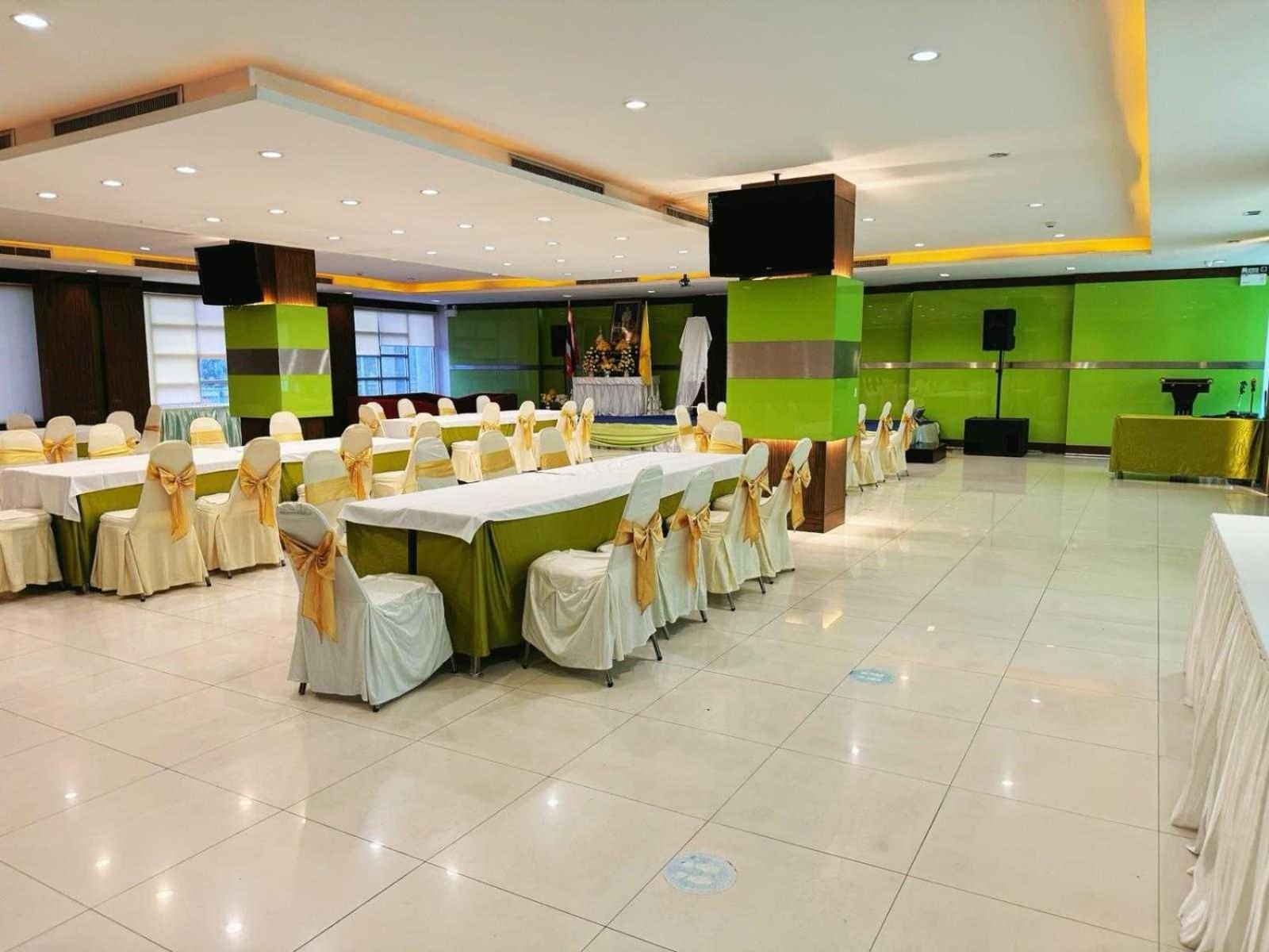 Capital O 75514 Vasidtee City Hotel Suphan Buri Exterior photo