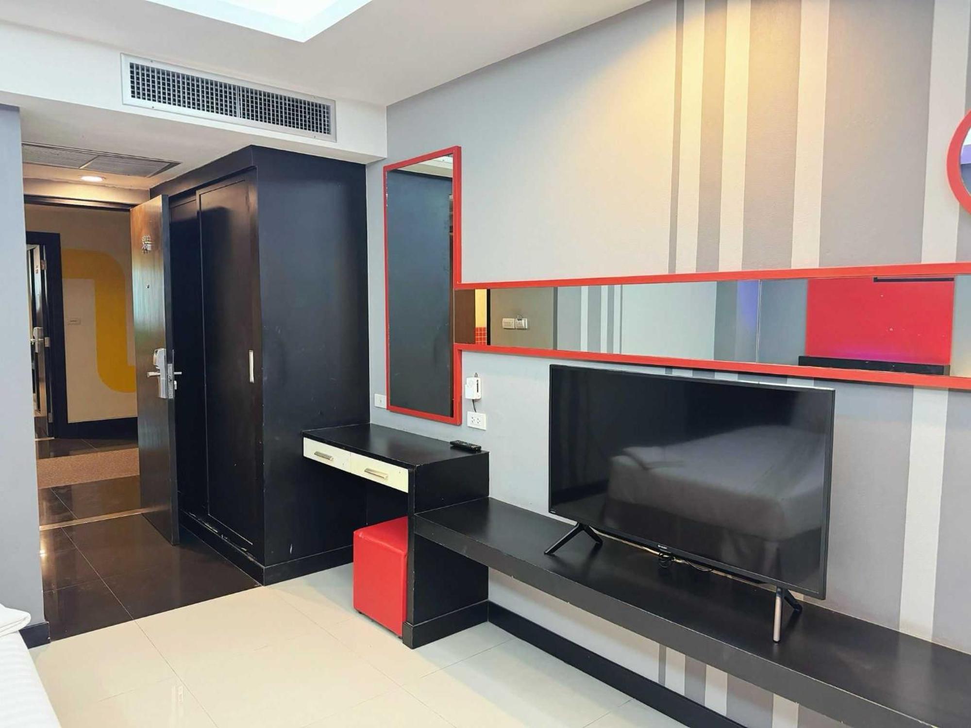 Capital O 75514 Vasidtee City Hotel Suphan Buri Exterior photo