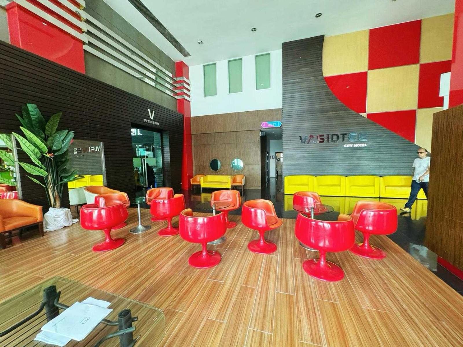 Capital O 75514 Vasidtee City Hotel Suphan Buri Exterior photo