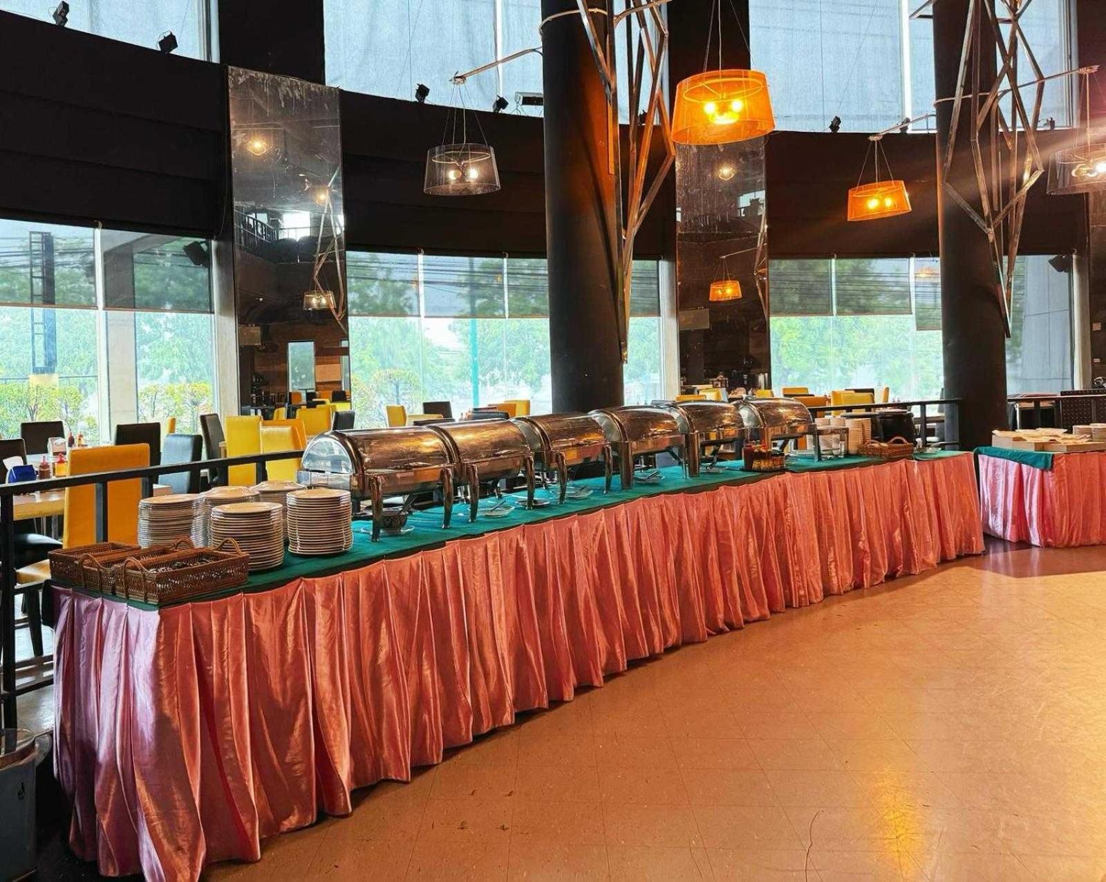 Capital O 75514 Vasidtee City Hotel Suphan Buri Exterior photo