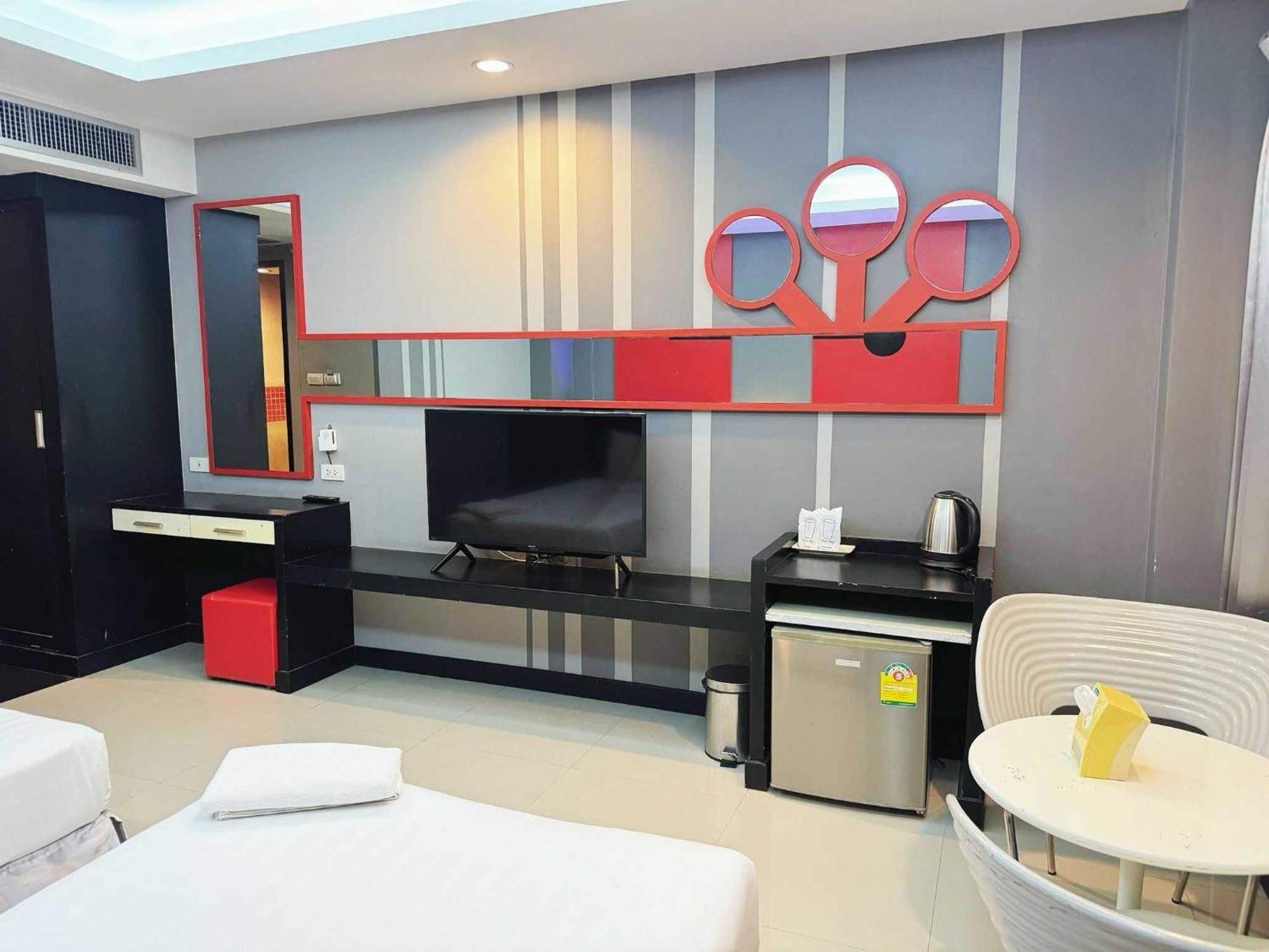 Capital O 75514 Vasidtee City Hotel Suphan Buri Exterior photo