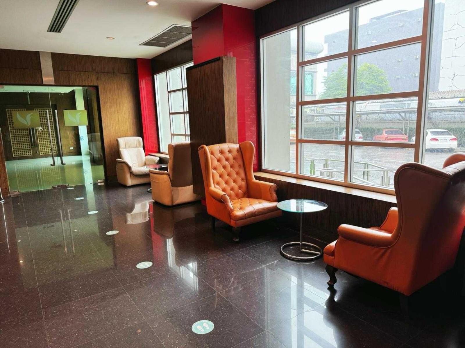 Capital O 75514 Vasidtee City Hotel Suphan Buri Exterior photo
