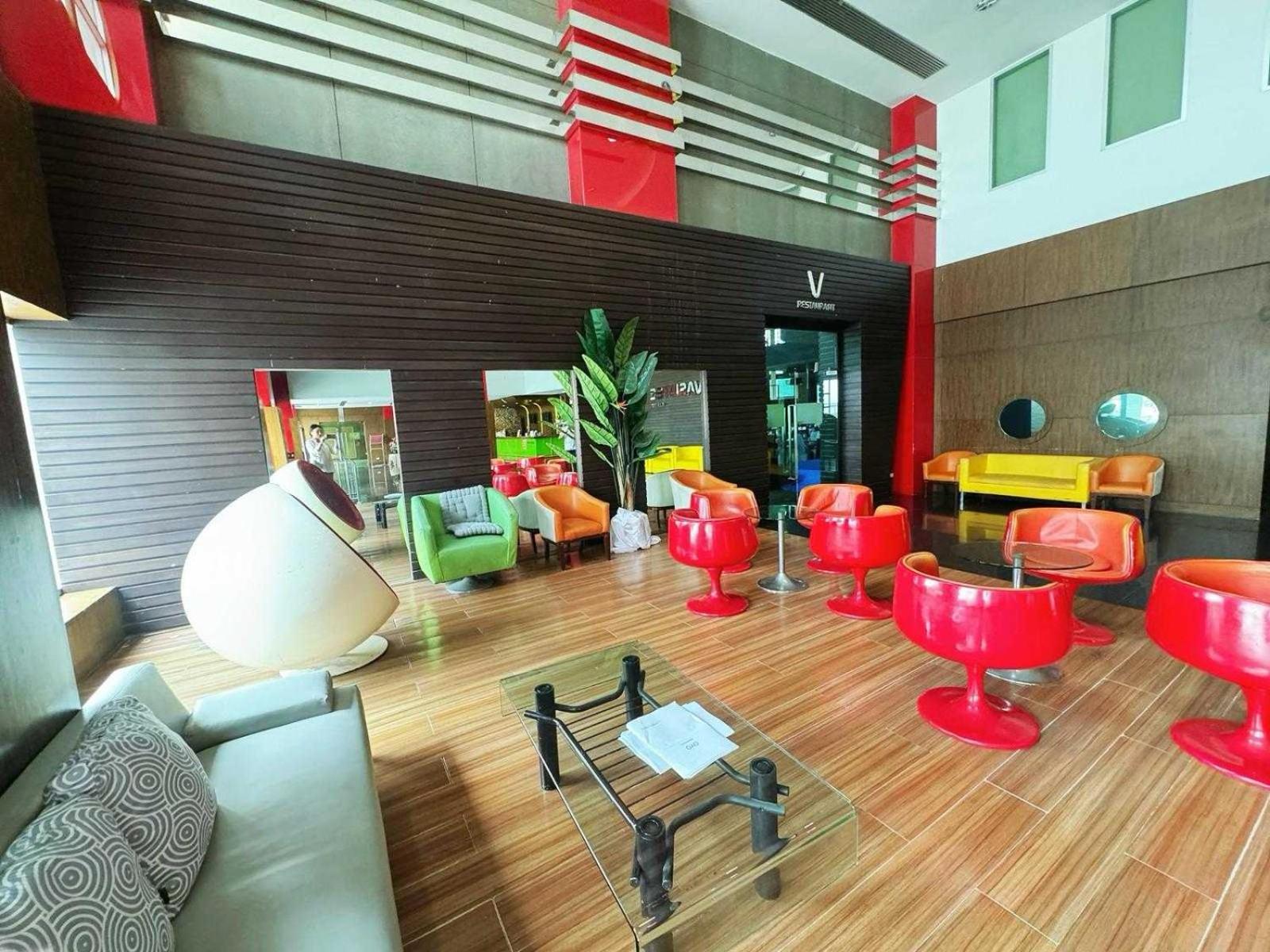 Capital O 75514 Vasidtee City Hotel Suphan Buri Exterior photo