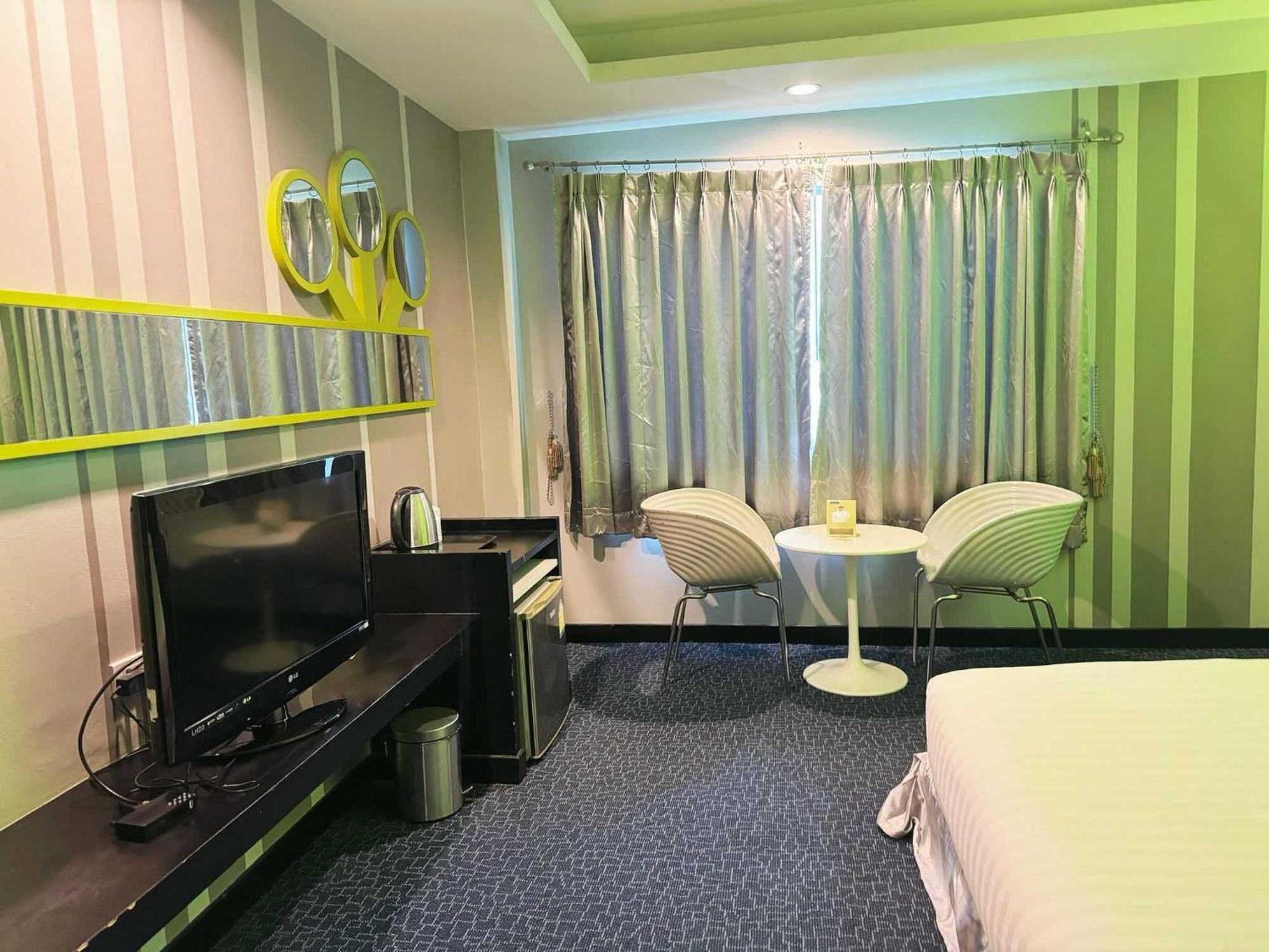 Capital O 75514 Vasidtee City Hotel Suphan Buri Exterior photo