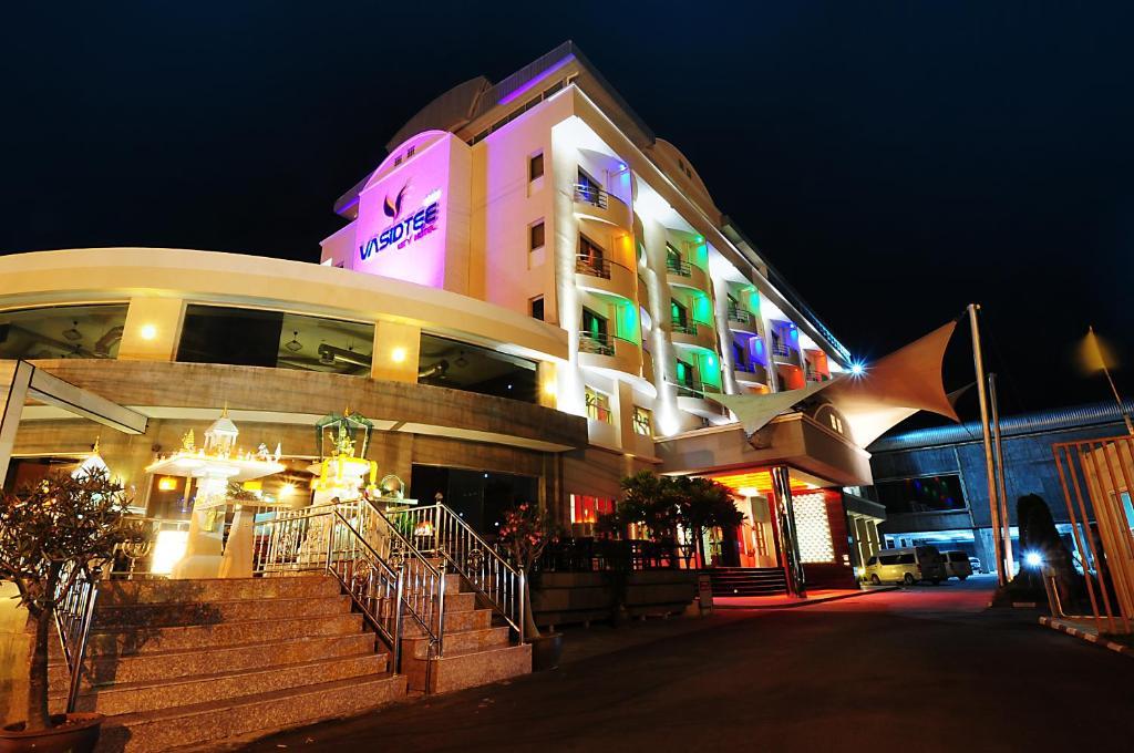 Capital O 75514 Vasidtee City Hotel Suphan Buri Exterior photo