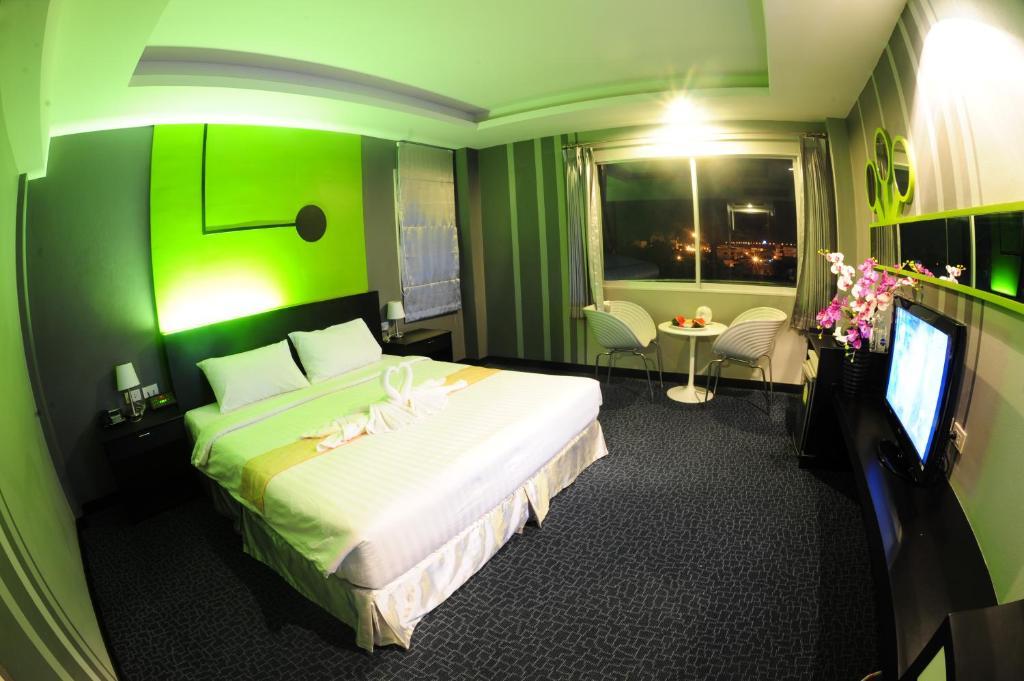 Capital O 75514 Vasidtee City Hotel Suphan Buri Room photo